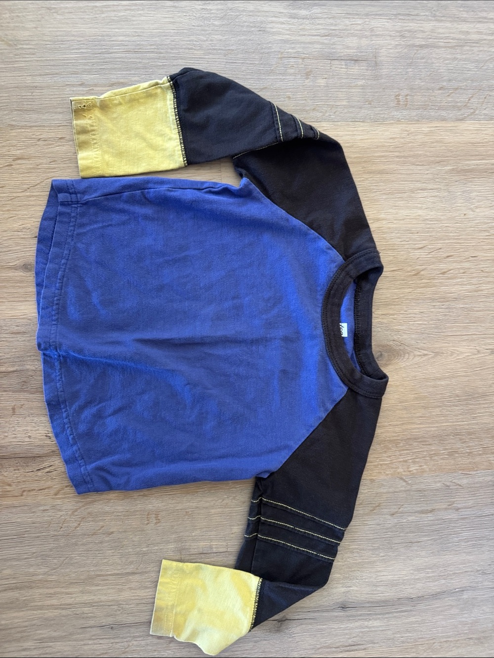 Tea Collection Blue, Black & Yellow Colorblock Long-Sleeve Raglan Tee
